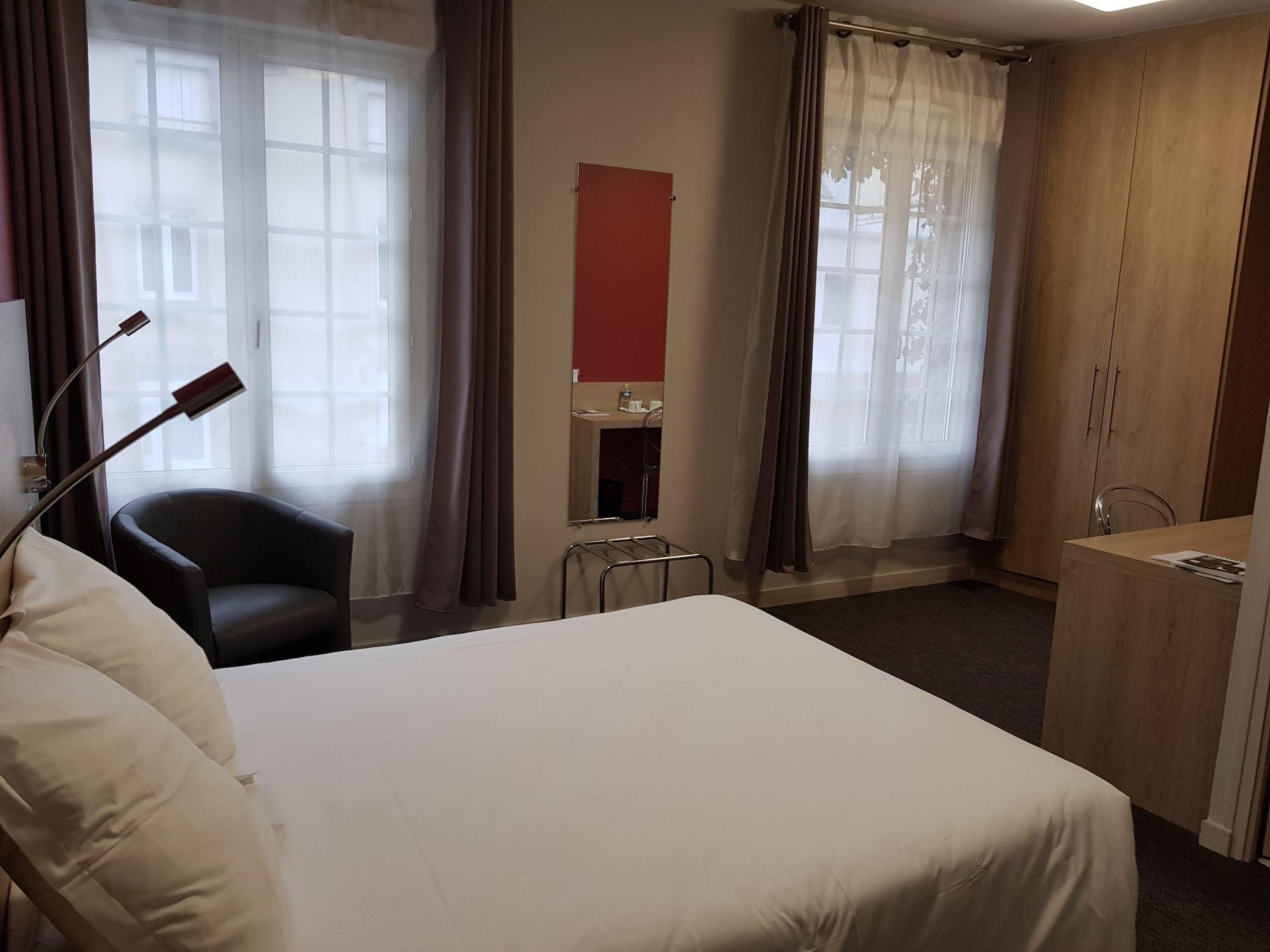 Logis Hotel A La Bonne Auberge Лаваль Екстер'єр фото